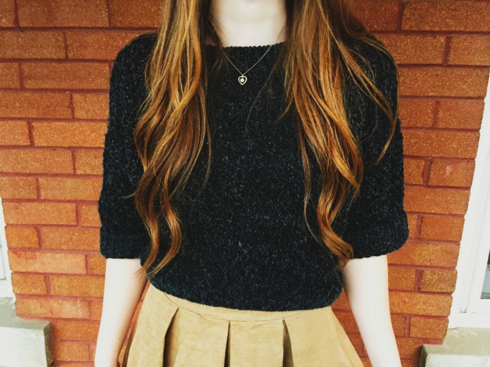 LESS IS MORE—Nine Dainty Jewelry Looks That Are Simply Stunning 16 HannahFrey