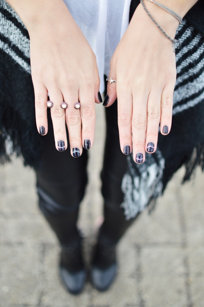 LESS IS MORE—Nine Dainty Jewelry Looks That Are Simply Stunning 13 NinaF