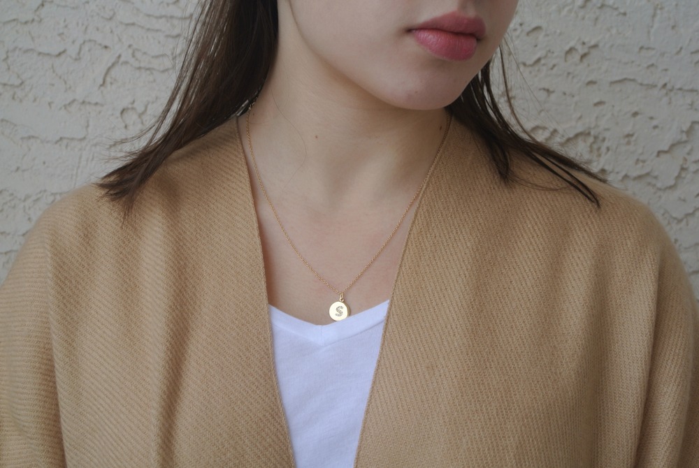 LESS IS MORE—Nine Dainty Jewelry Looks That Are Simply Stunning 11 SamanthaFavela