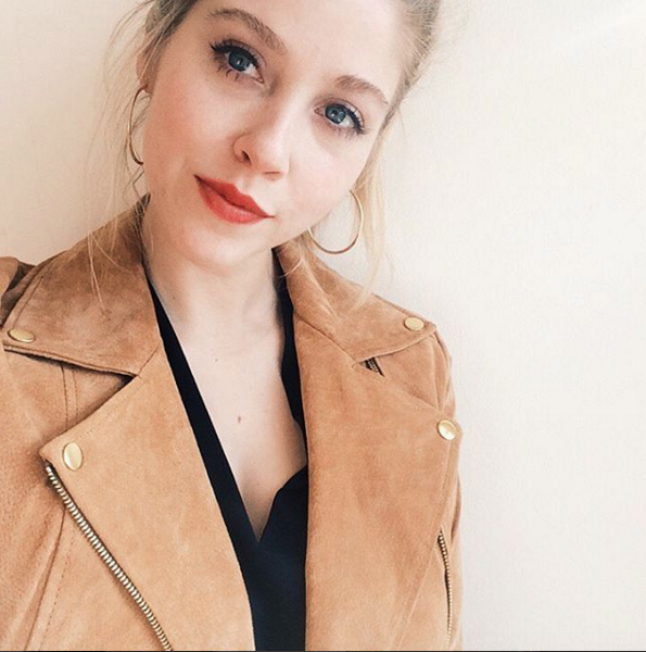 BEAUTY BAR—Red Hot Lips To Rock 24/7 25 annavcoke