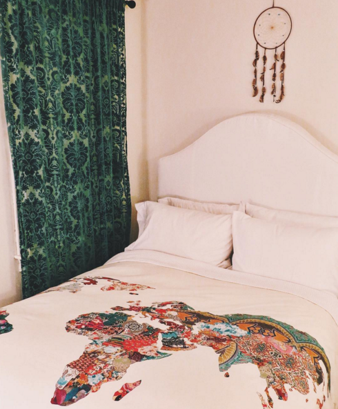 35 Style Guru Spaces That Will Give You MAJOR Dorm Room Envy 50 maddyschlosser