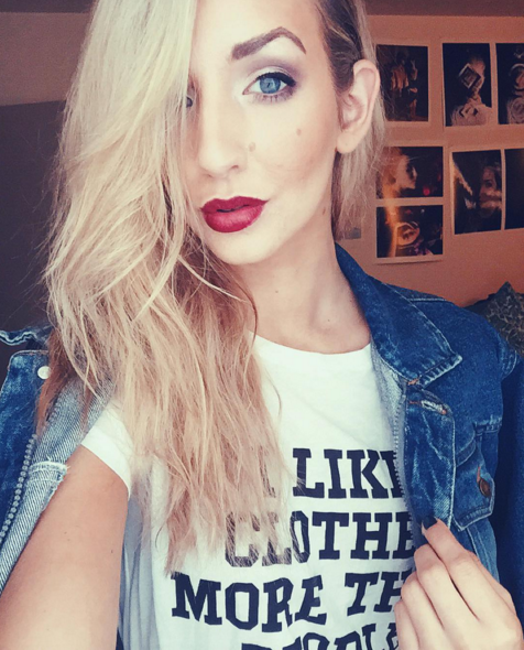 BEAUTY BAR—Red Hot Lips To Rock 24/7 26 mbethleb