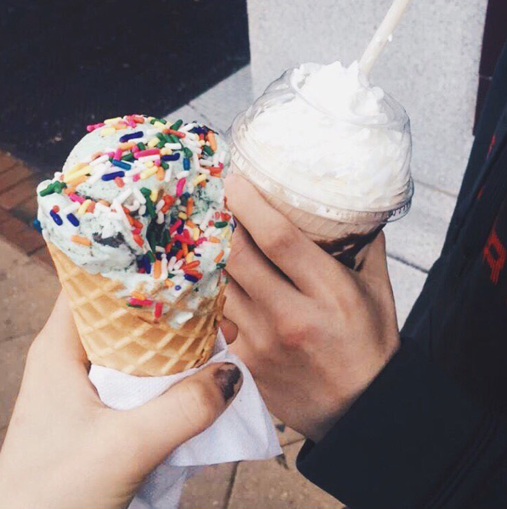 Eleven Photos That Express How Happy We Are That It's The Weekend 22 Screen Shot 2016-03-17 at 3.58.19 PM