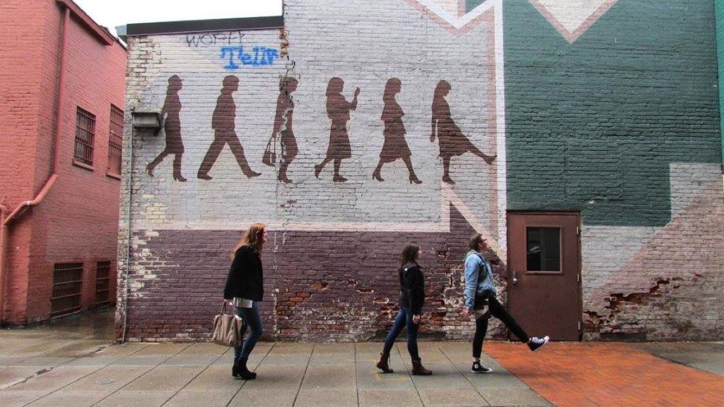 12 Style Gurus Who Are Major p(ART)iers 24 Screen Shot 2016-03-24 at 7.36.04 PM