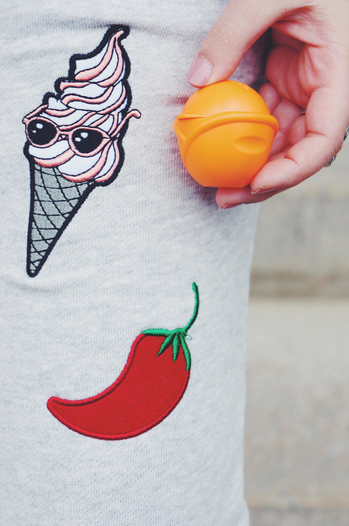 Beauty in a FLIP 12 Processed with VSCO with f2 preset