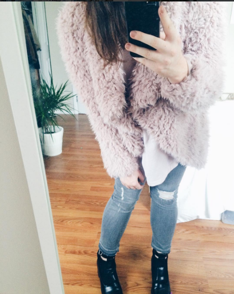 HOLEY INVESTED—22 Torn Denim Looks Tearing Up Spring Wardrobes 34 liv.classy