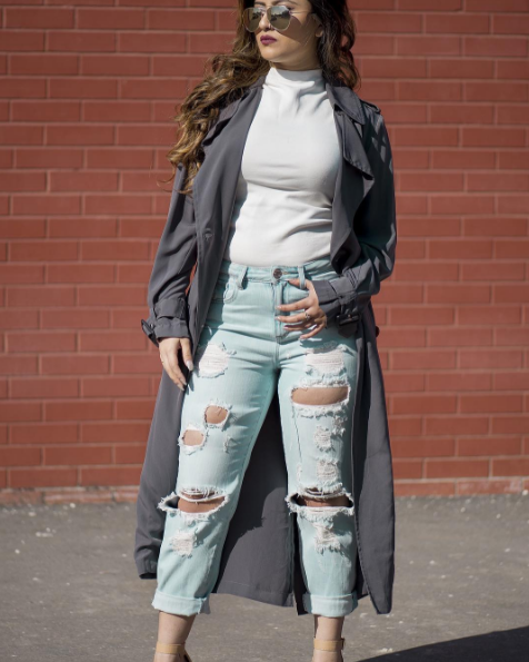 HOLEY INVESTED—22 Torn Denim Looks Tearing Up Spring Wardrobes 24 thedamselindispute