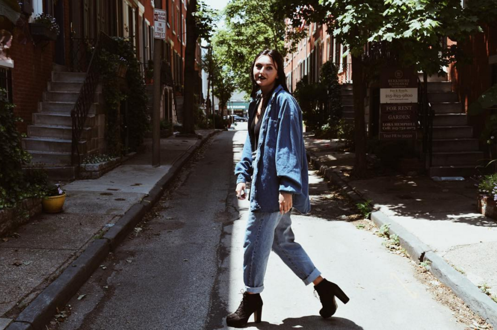 14 Denim Jacket Looks That Aren't Simply a #TBT 22 laurenherwig