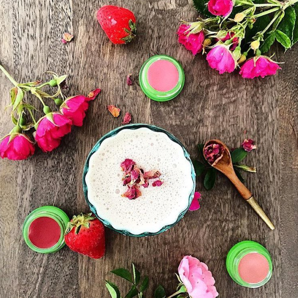 Trending @ CollegeFashionista—Five Accounts We Are Currently Obsessed With 11 Screen Shot 2016-07-17 at 8.53.12 PM