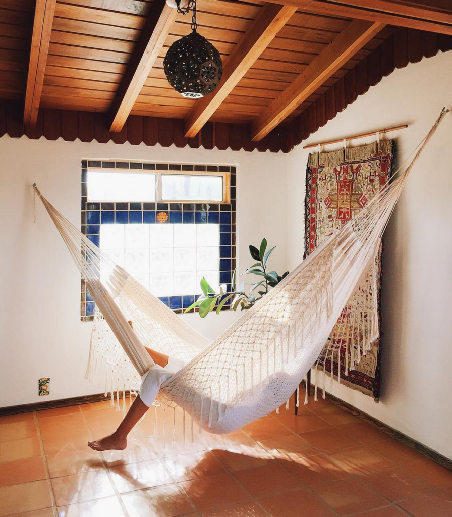 Trending @ CollegeFashionista—Five Accounts We Are Currently Obsessed With 7 Screen Shot 2016-07-17 at 8.56.18 PM