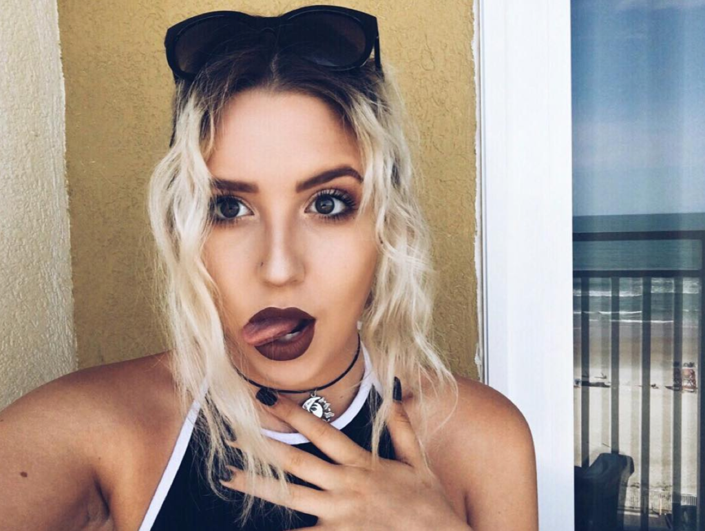 Can We Talk About How #RAD These Style Gurus Are? 16 Screen Shot 2016-07-21 at 2.30.36 PM