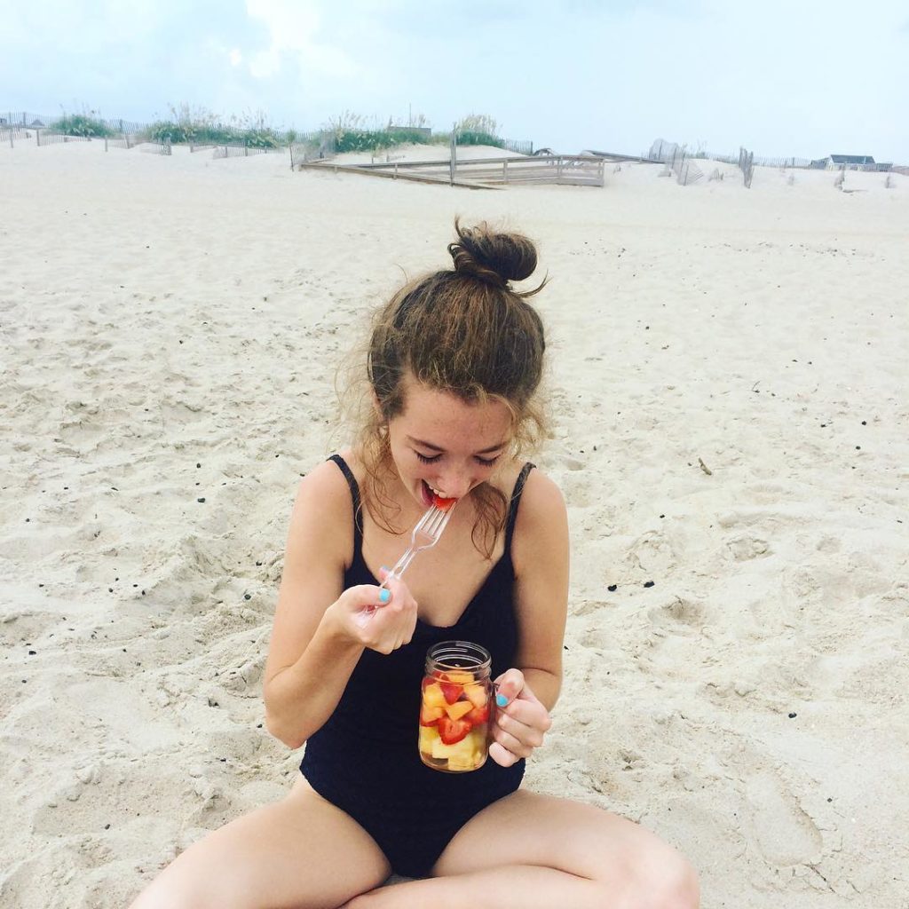 Four OOTDs, Four Getaways—Find Your Weekend Style! 15 5_col_sullivan08