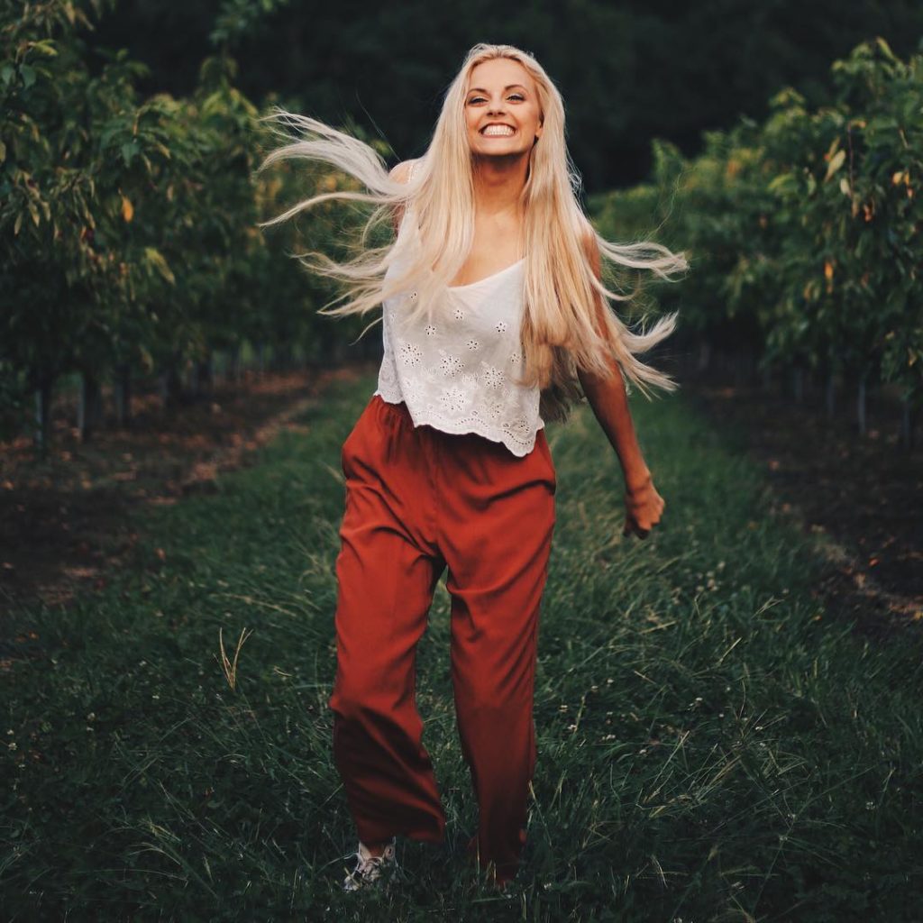 Tackling the Trends—How To Wear Wide Legs, Cutlottes and Flares 8 1-jeordyncassidy