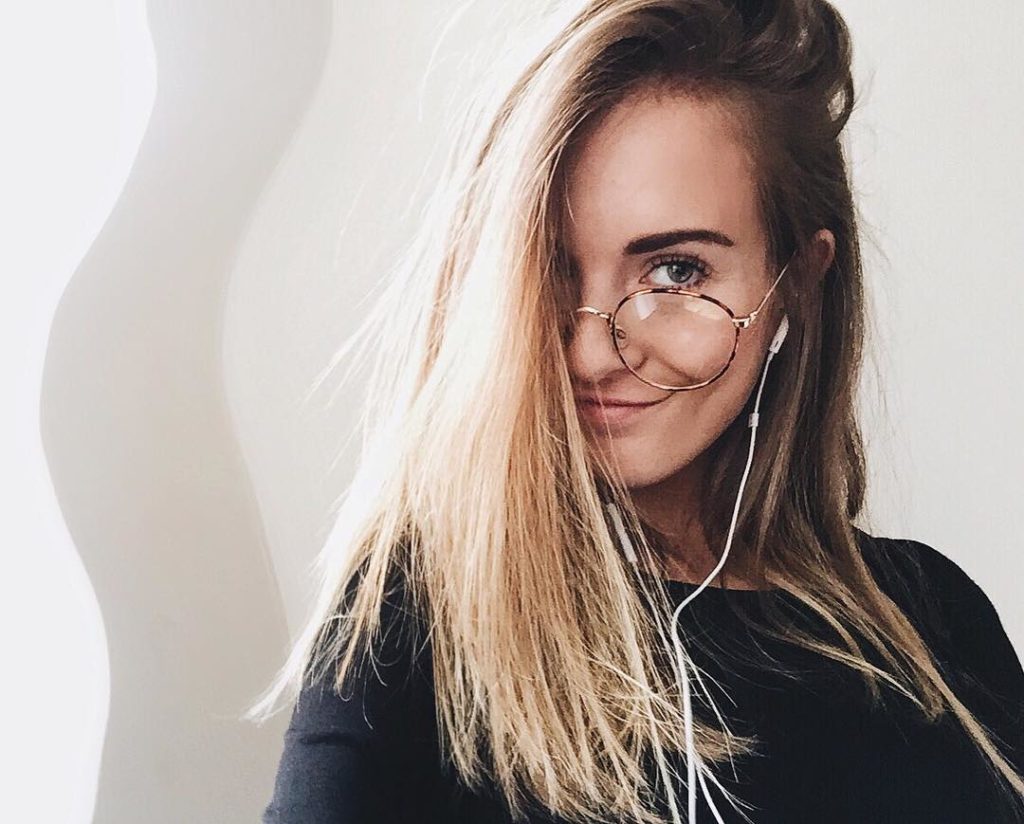 Looking Good—How to Wear This Season's Eyewear Trends 9 3_gabscherer