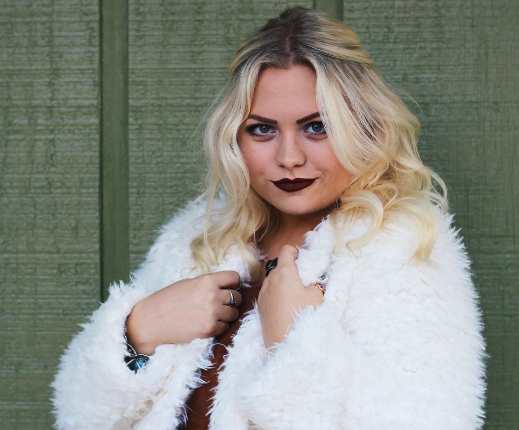 The One Cold Weather Trend You'll Love "Faux-ever" 9 2_shannamerceron