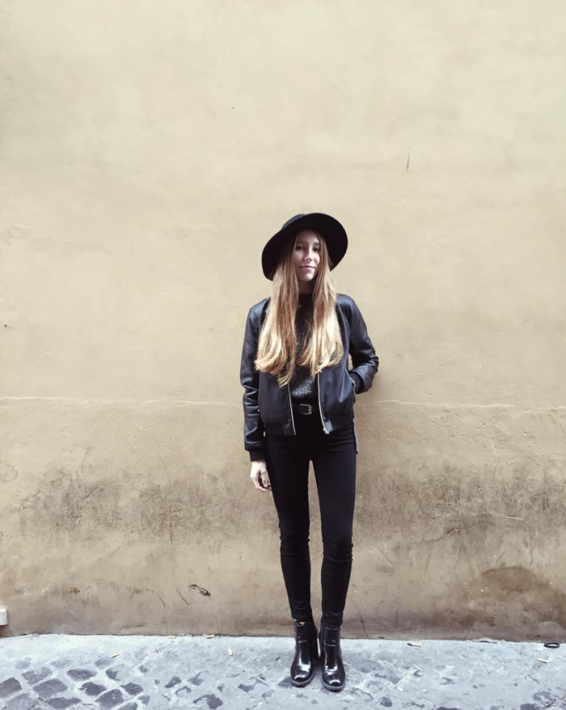 6 Denim Styles With Unbeatable "Flare" 10 katilyn_perry