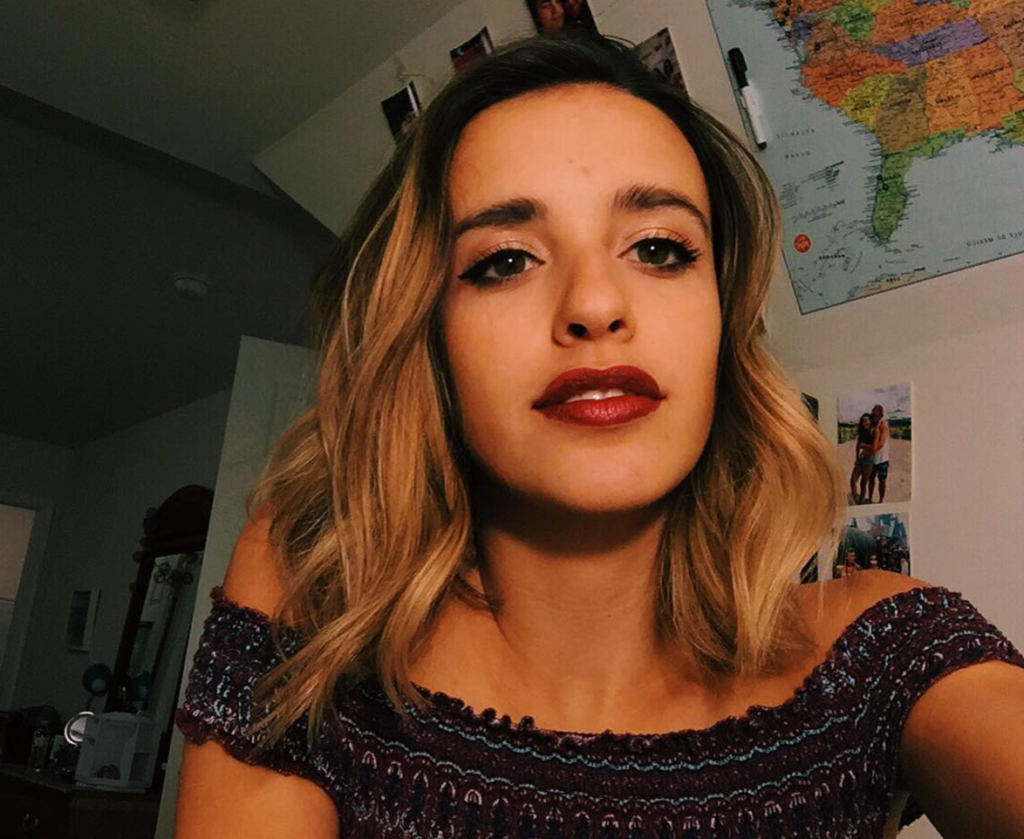 Our Fav Selfies of November 22 screen-shot-2016-11-29-at-5-22-34-pm