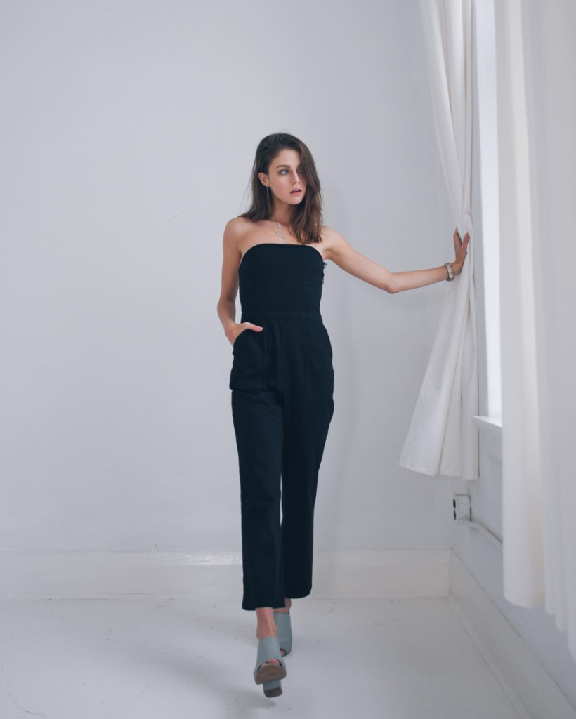 How To Look Luxe When You're Short On Bucks 8 screen-shot-2016-12-15-at-12-39-46-pm