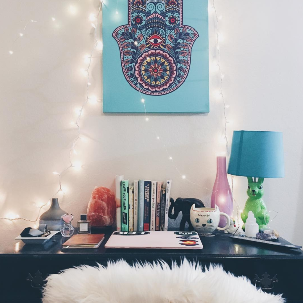 These Cozy College Living Spaces Will Actually Make You Wish For Snow 20 screen-shot-2016-12-18-at-8-07-29-pm
