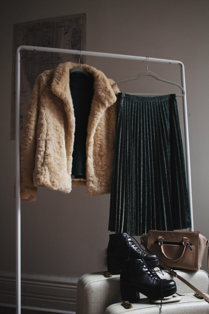 Here's Exactly How To Wear Your Fur Coat Differently Every Day This Week 11