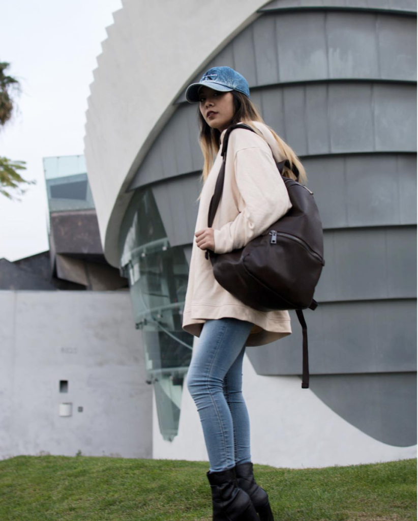 15 Stylish Outfit Ideas for the First Day of Your New Semester 17