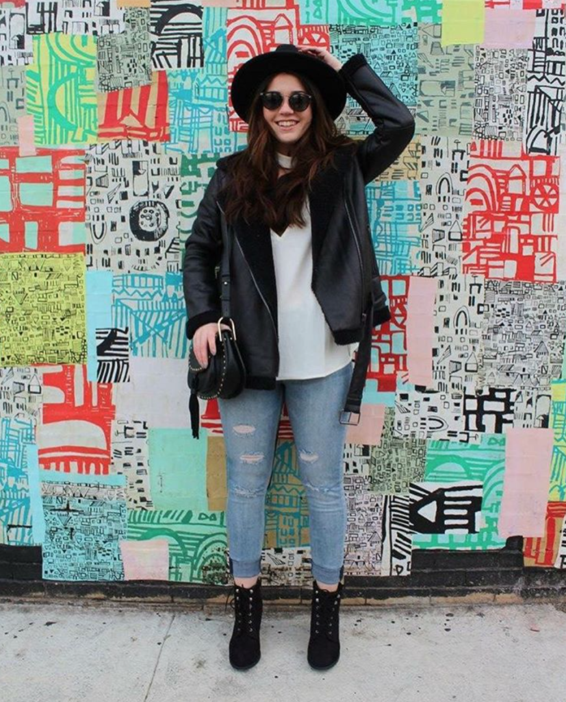 15 Stylish Outfit Ideas for the First Day of Your New Semester 26