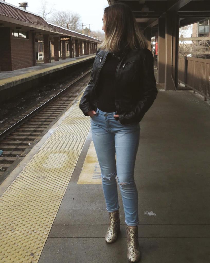 15 Stylish Outfit Ideas for the First Day of Your New Semester 31