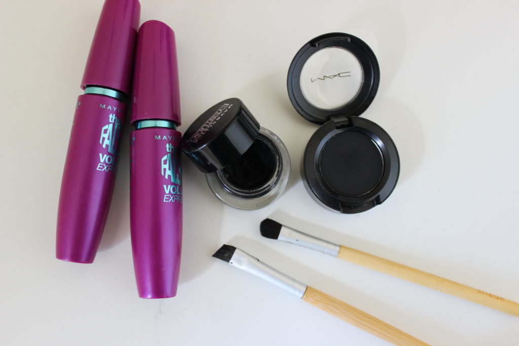 How To (Intentionally) Smudge Your Eyeliner 13