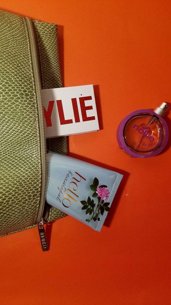 5 Things You’ll Need to Get Through a Long Flight 7