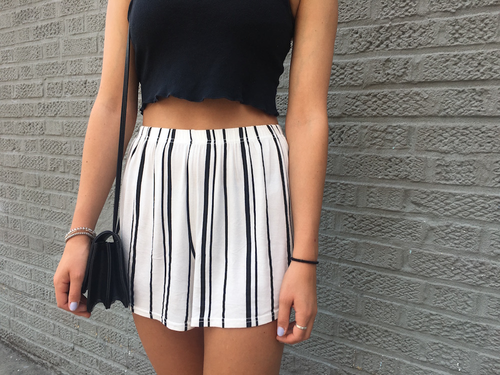 How To Keep Black and White Classy for Summer 5