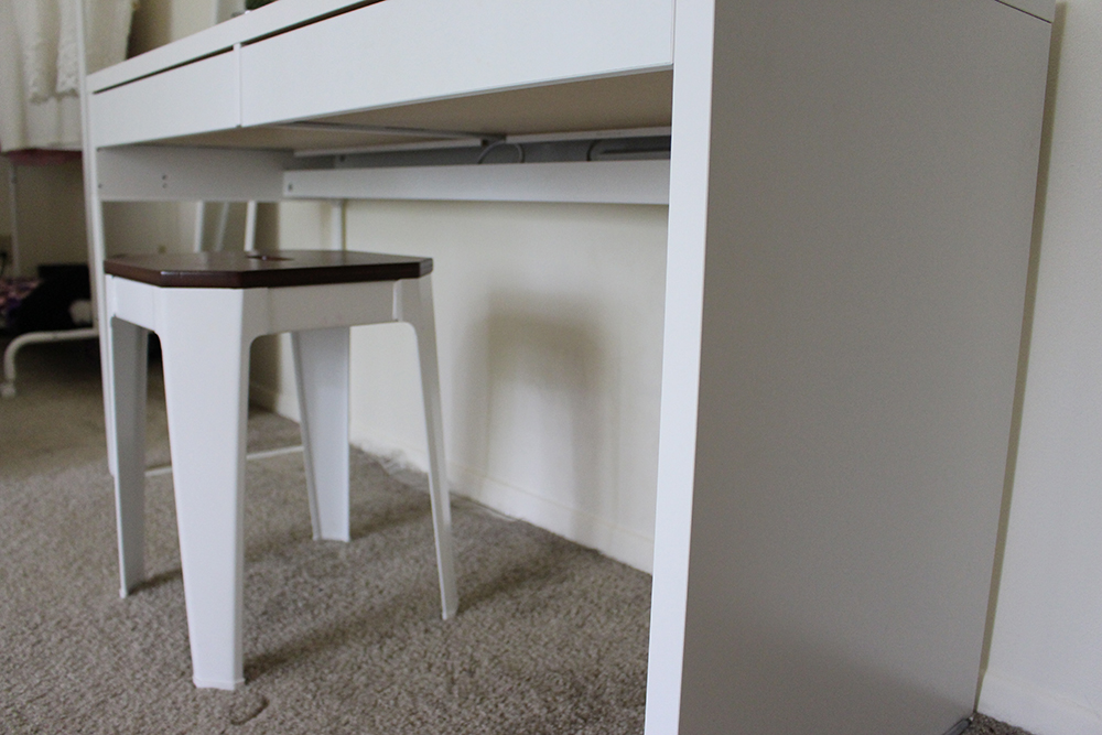 How I Took My Desk from a Mess to a Multi-Functional Space 8