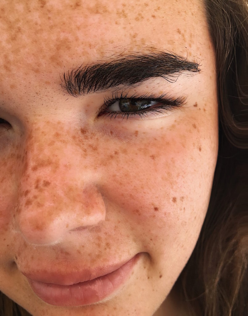 Plucked to Perfection—Sculpting the Perfect Eyebrows 6