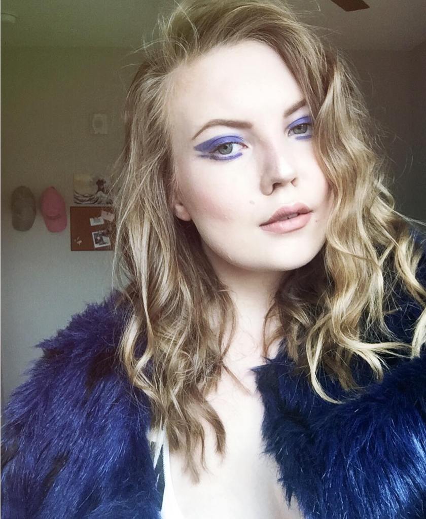 blue eyeshadow