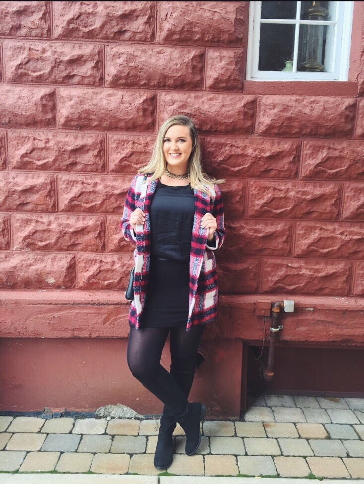 Jess Traster STYLE GURU BIO: Jess Trach