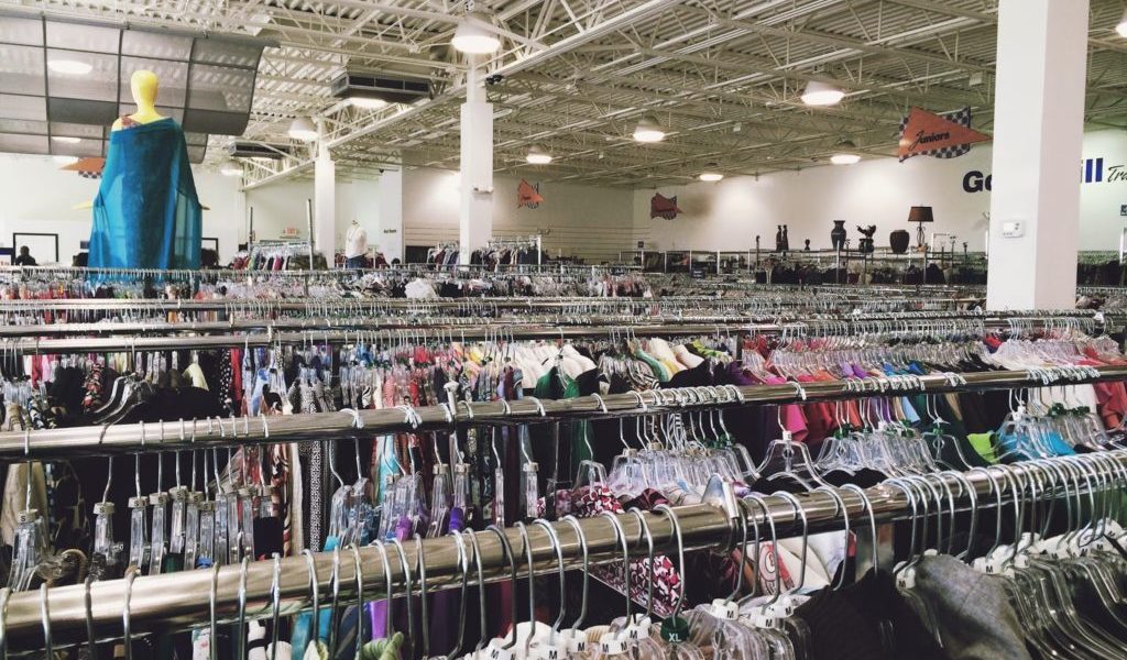 5 Insider Tips On How To Slay The Thrifting Game 1
