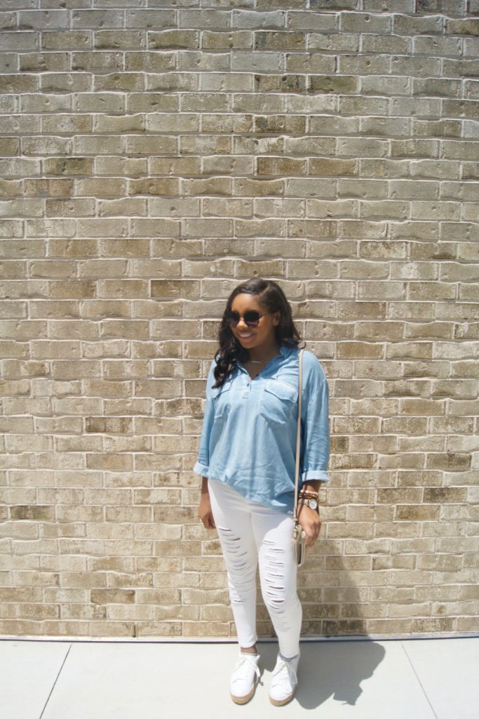 3 Ways to Stand out in White Jeans