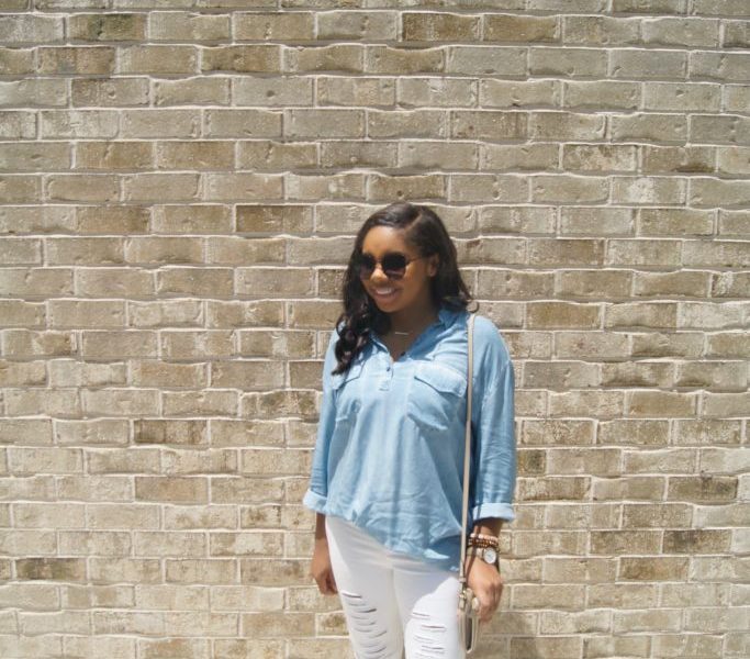 3 Ways to Stand out in White Jeans 1