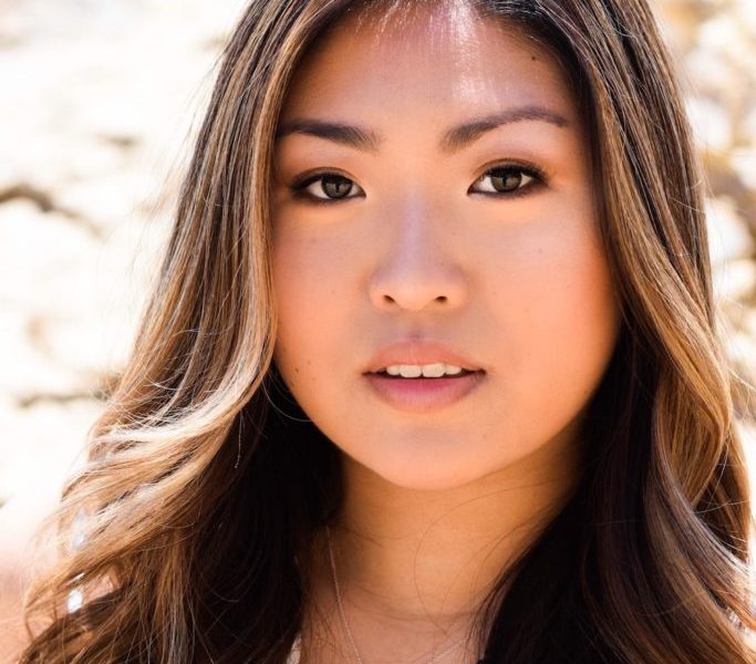 Natural, Glowy Makeup for the Summer 1
