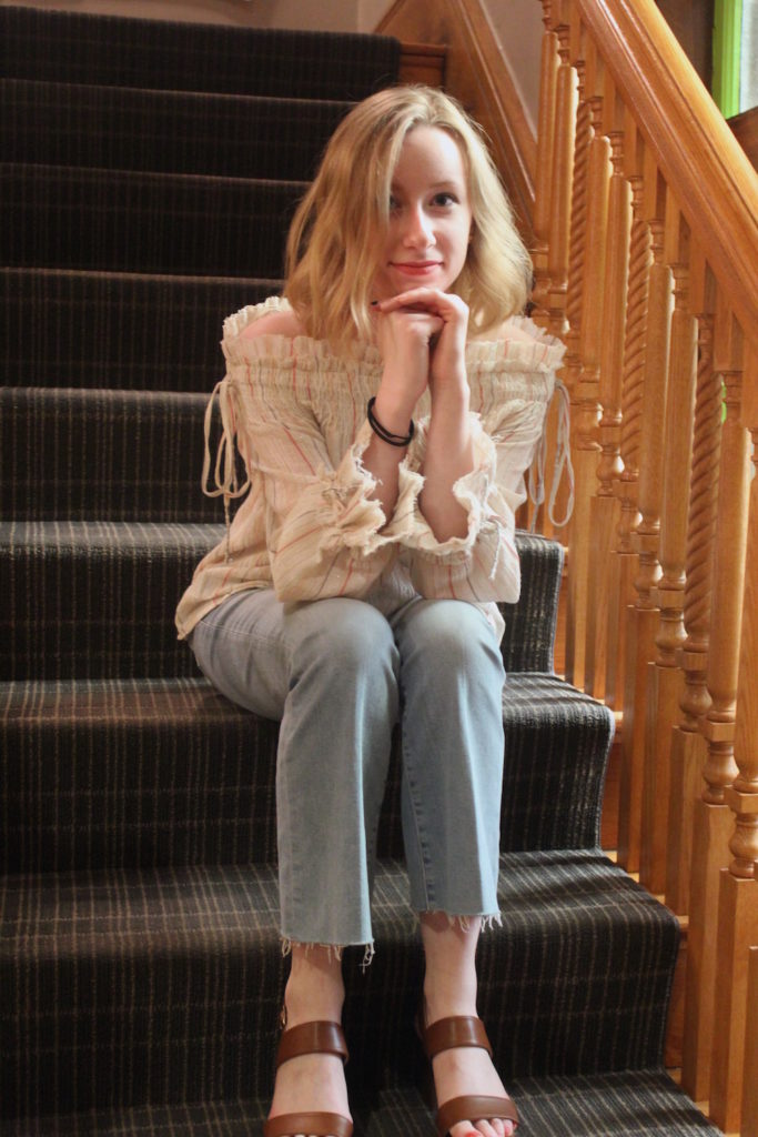How to Style Jeans for Summer