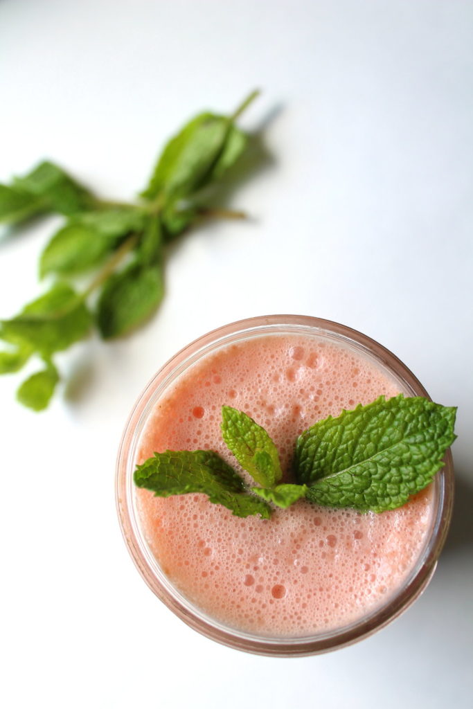 Smoothie with mint