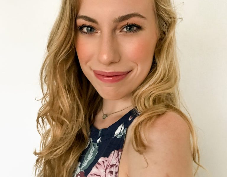 A Sweet and Romantic Summer Makeup Look 1