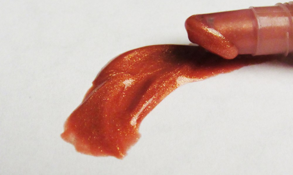 Must-Try Hot Weather Makeup 1 lip topper