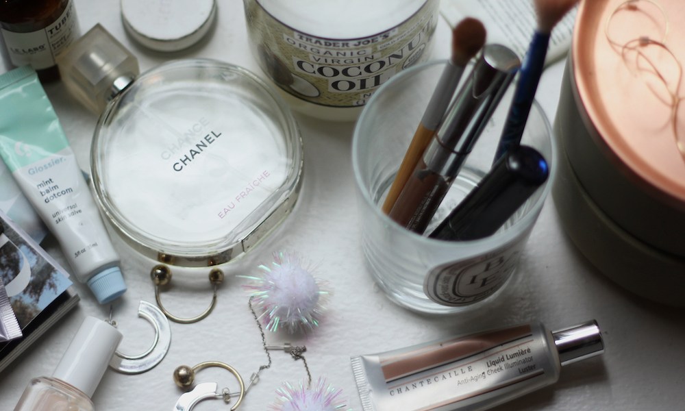 17 Ways to Use Coconut Oil in Your Beauty Routine 1