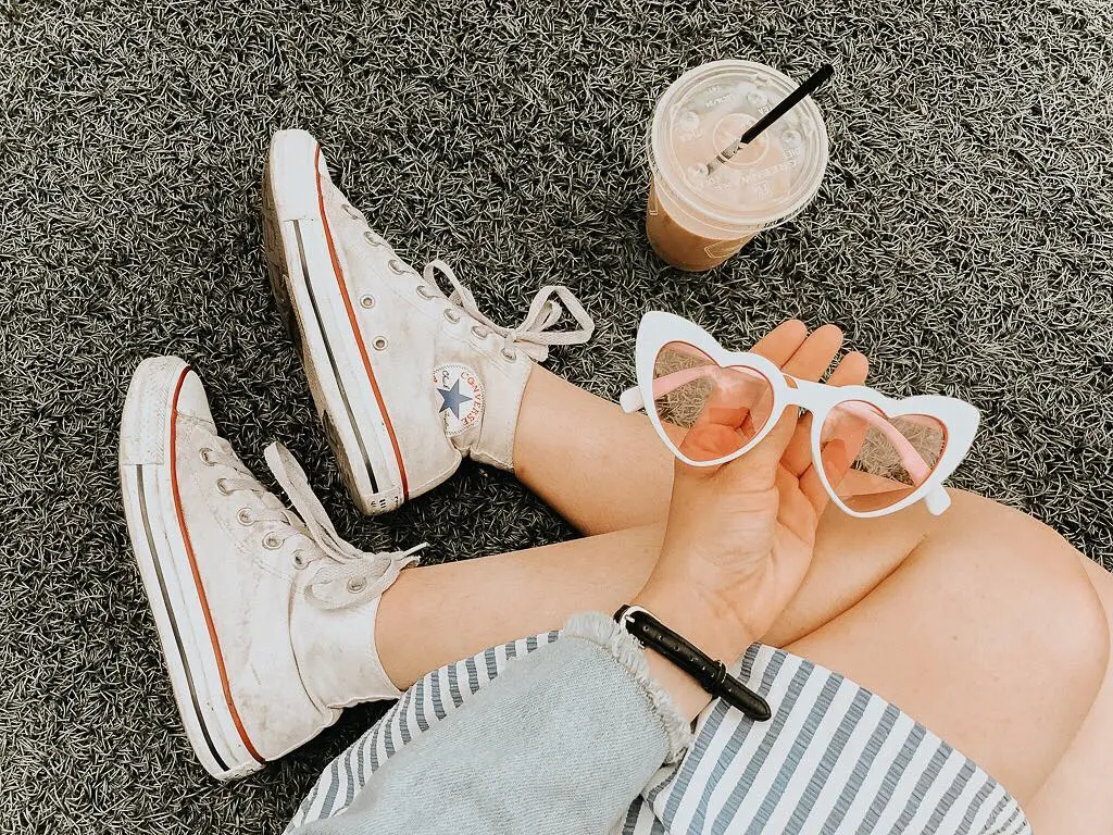 outfits to wear with white converse