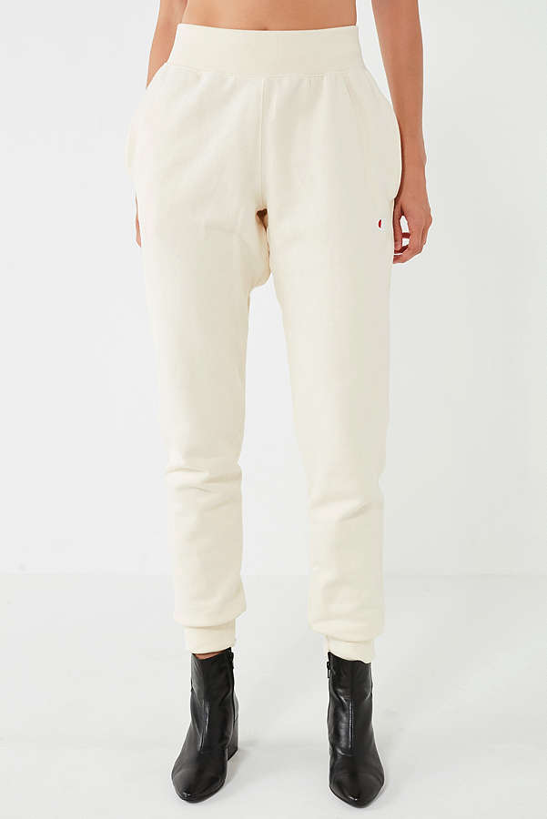 What to Wear When Hibernating This Winter 6 white jogger pants