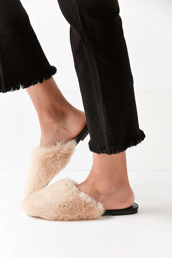 What to Wear When Hibernating This Winter 8 faux fur mules