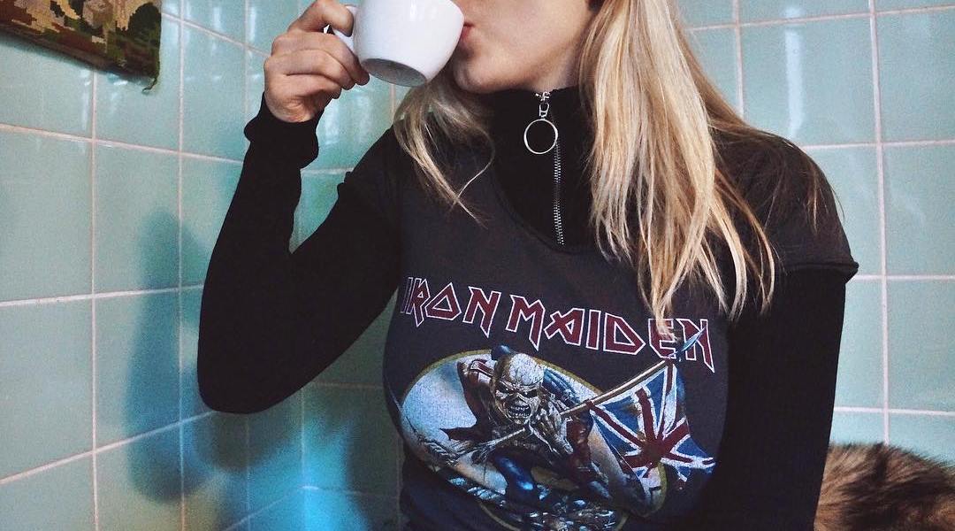 Here’s How to Make That Band Tee Stand Out 1 concert outfit ideas