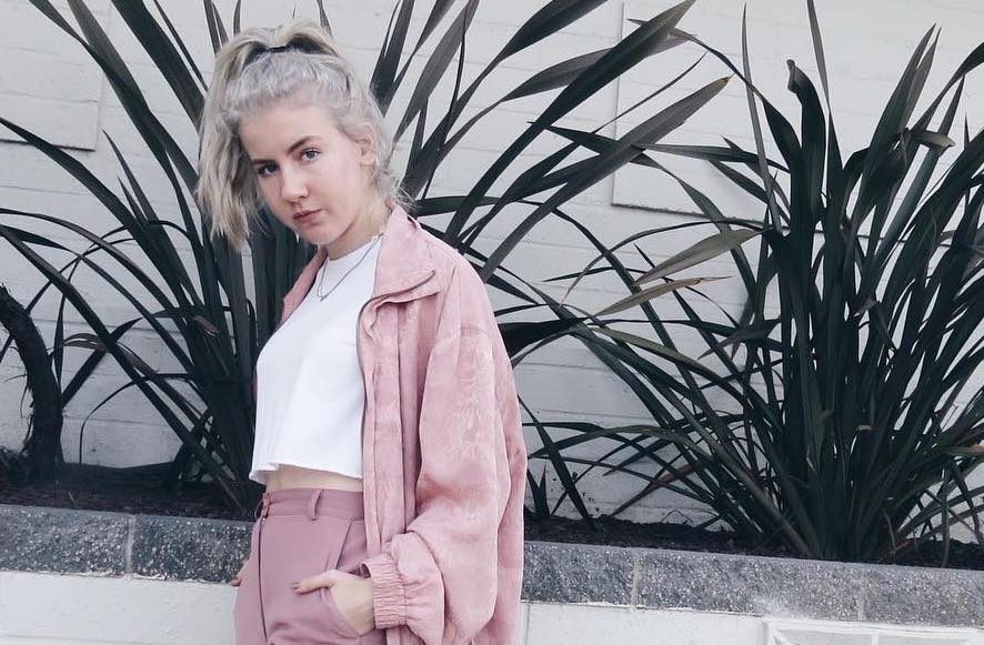 7 Fashion-Forward Ponytails for Mornings When You Have Zero Time