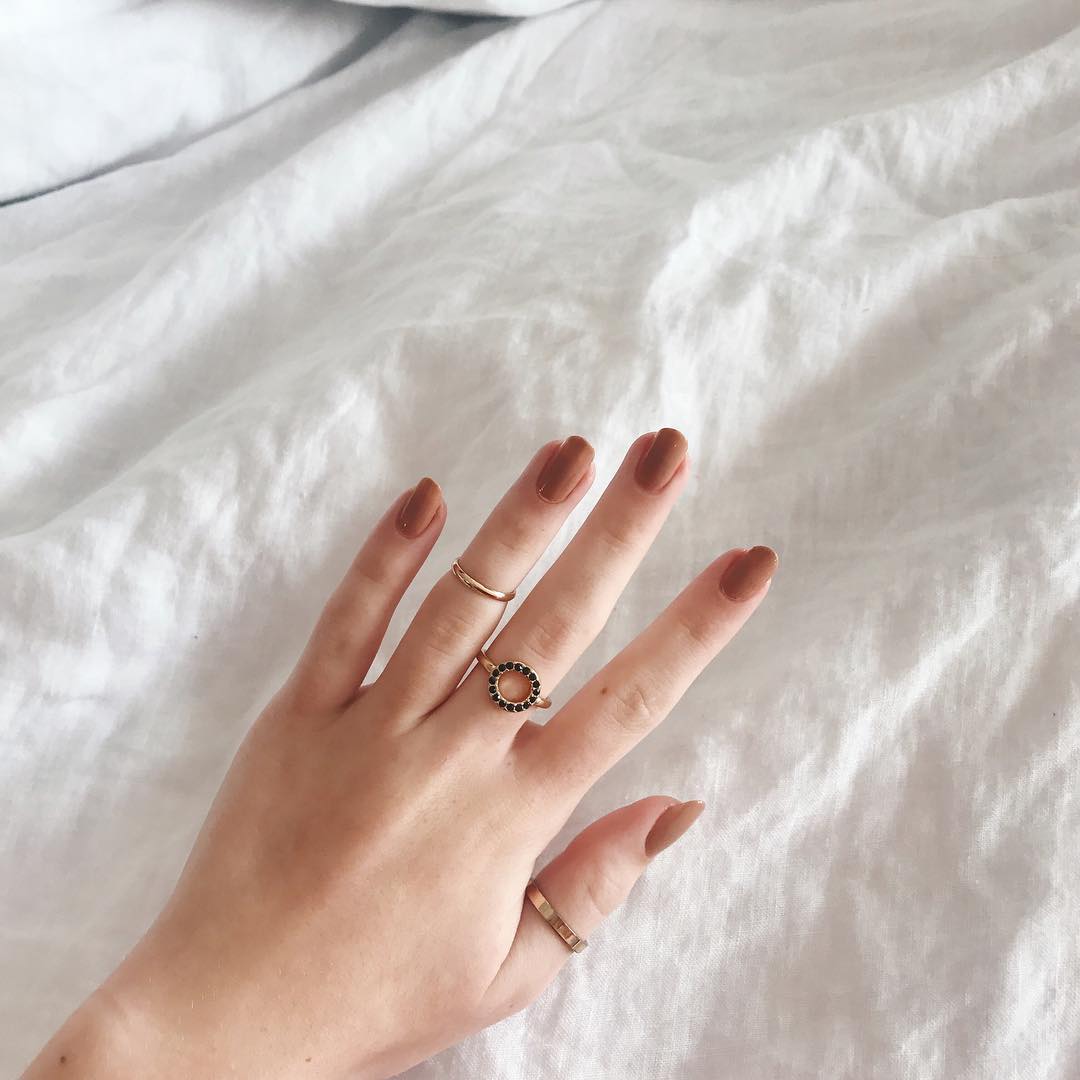 6 Winter Nail Colors to Try, Because Fun Manis Aren’t Just for Summer 6 Muted Colors