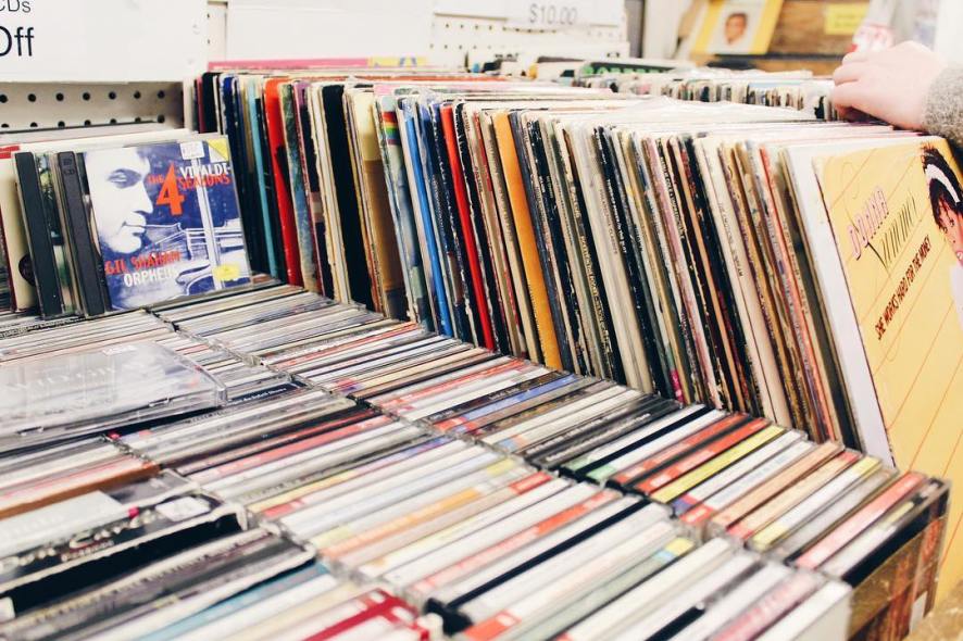 The Best Throwback Songs for the Ultimate Karaoke Night